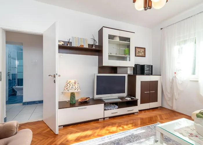Anita Mit Grossem Balkon Und Meerblick By Interhome Lejlighed Trogir