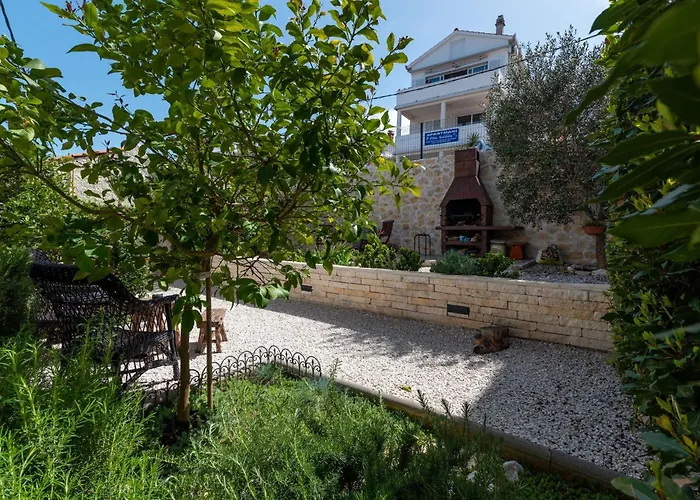 Anita Mit Grossem Balkon Und Meerblick By Interhome Lejlighed Trogir