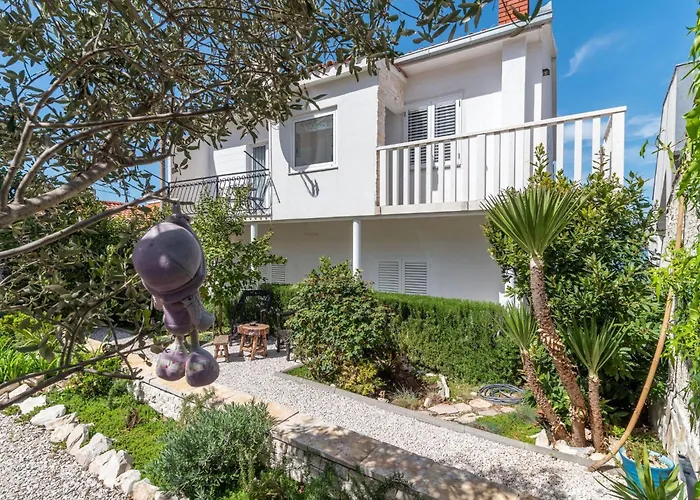 Anita Mit Grossem Balkon Und Meerblick By Interhome Lejlighed Trogir