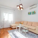 Anita Mit Grossem Balkon Und Meerblick By Interhome