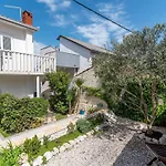 Anita Mit Grossem Balkon Und Meerblick By Interhome