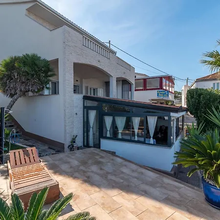 Apartment Anita Mit Grossem Balkon Und Meerblick By Interhome