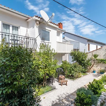 Apartamento Anita Mit Grossem Balkon Und Meerblick By Interhome Trogir