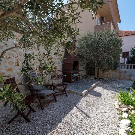 Anita Mit Grossem Balkon Und Meerblick By Interhome *