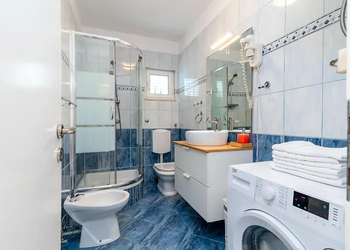 Anita Mit Grossem Balkon Und Meerblick By Interhome *