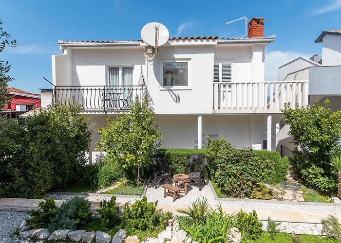 Anita Mit Grossem Balkon Und Meerblick By Interhome Trogir