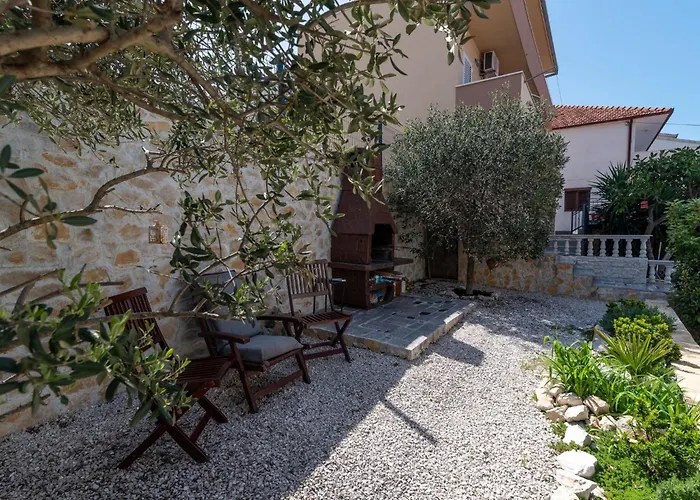 Anita Mit Grossem Balkon Und Meerblick By Interhome *