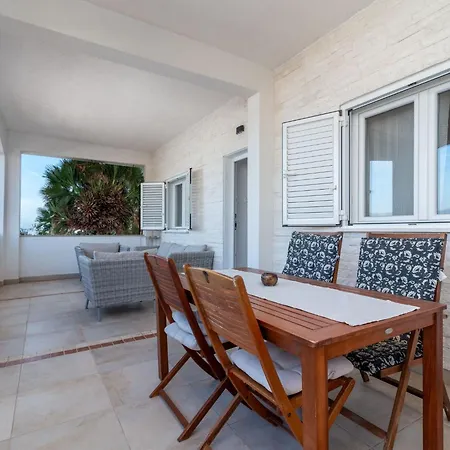 Anita Mit Grossem Balkon Und Meerblick By Interhome Apartamento *