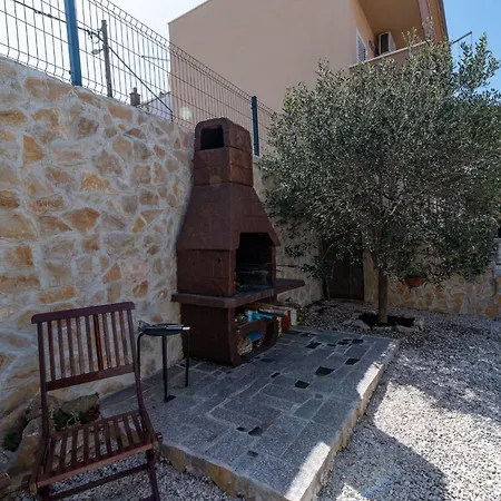 Anita Mit Grossem Balkon Und Meerblick By Interhome Trogir