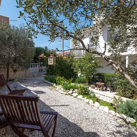 Apartamento Anita Mit Grossem Balkon Und Meerblick By Interhome Trogir